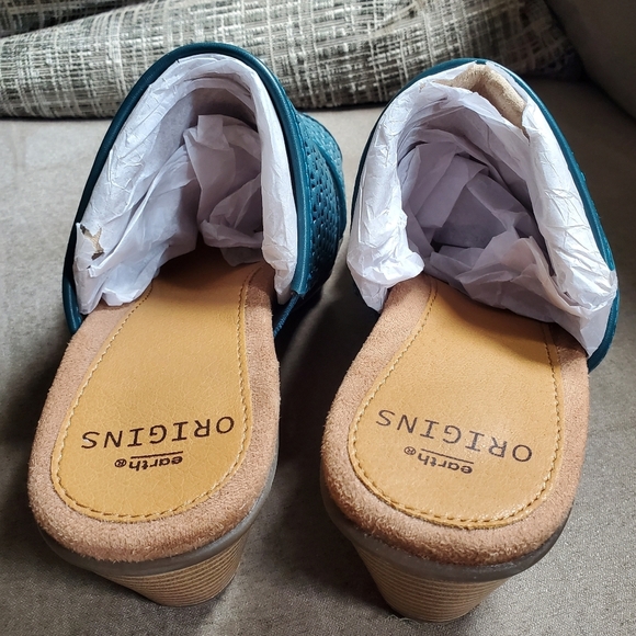 NWOT Earth Origins Perforated Leather Heeled Sandals Cayla Teal Size 8.5 - Picture 4 of 6